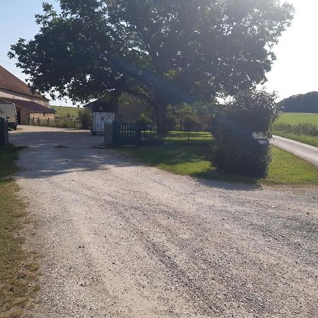 Ferme Des Champs Hotel Vrecourt ภายนอก รูปภาพ
