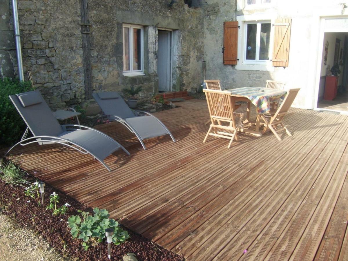Ferme Des Champs Hotel Vrecourt ภายนอก รูปภาพ